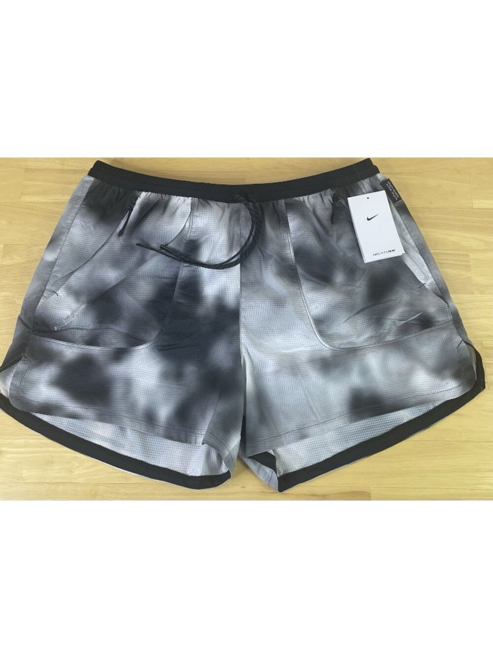 Nike Running Division Breathe Dri-FIT ADV 4'' Running Shorts HJ4150-010 - Men L